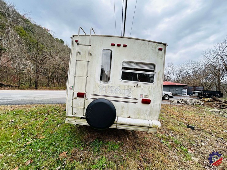 2003-forest-river-wildcat-28rk-t/a-camper-gooseneck-trailer-image-4