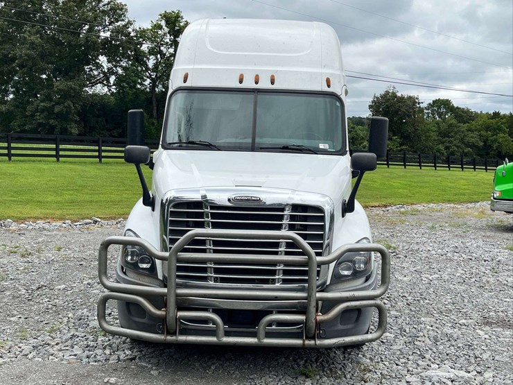 2018-freightliner-cascadia-evolution-t/a-truck-tractor-image-18