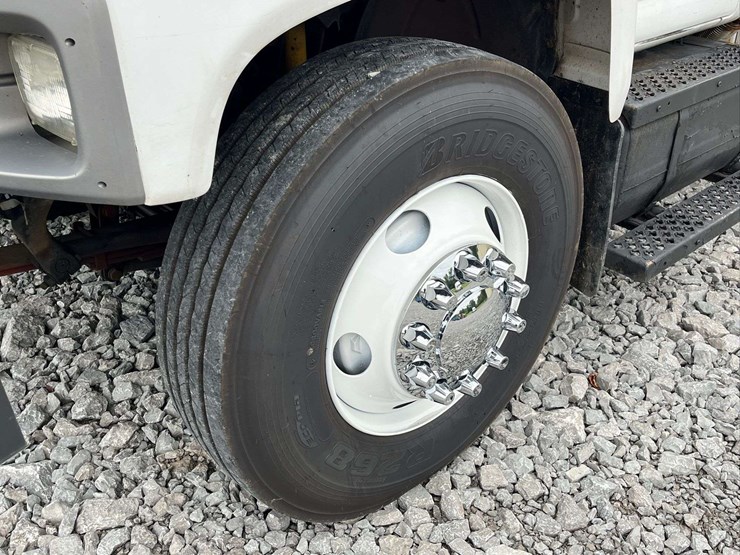 2005-gmc-c8-cable-placer-truck-image-6