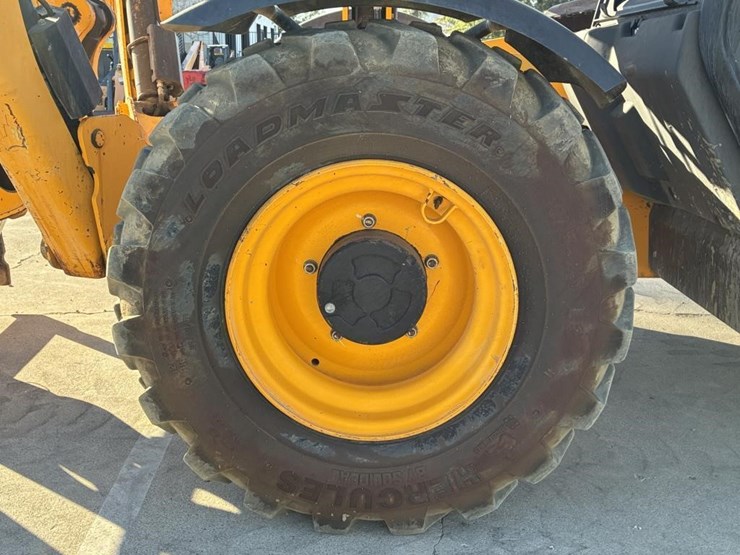 2014-jcb-512-56-image-11