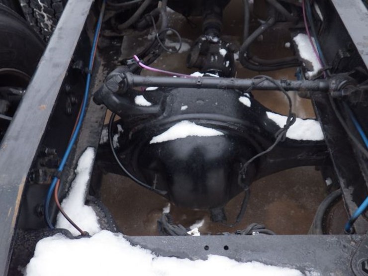 2019-freightliner-cascadia-126-image-10