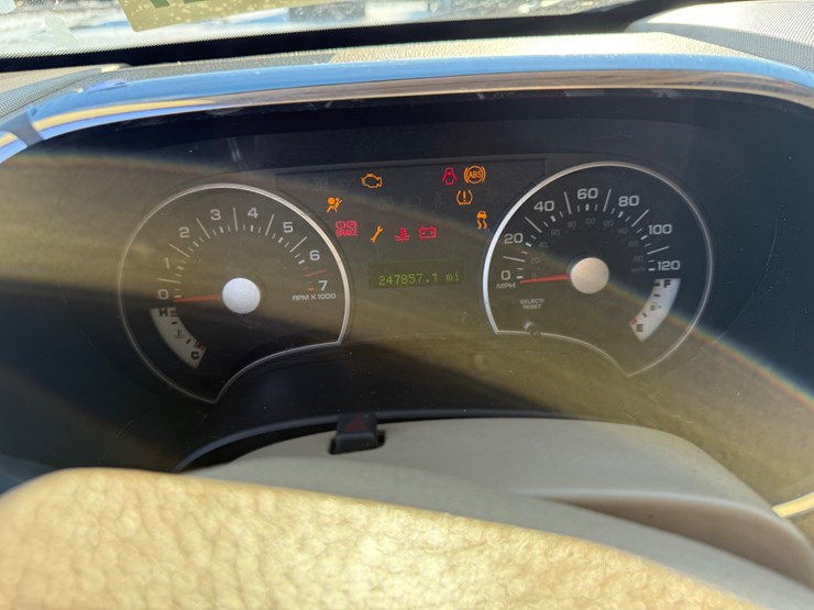 2008-ford-explorer-image-48