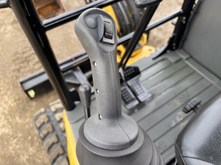 2018-caterpillar-303-image-29