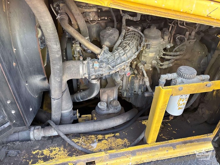 2018-bomag-bc572-articulated-refuse-compactor-image-20