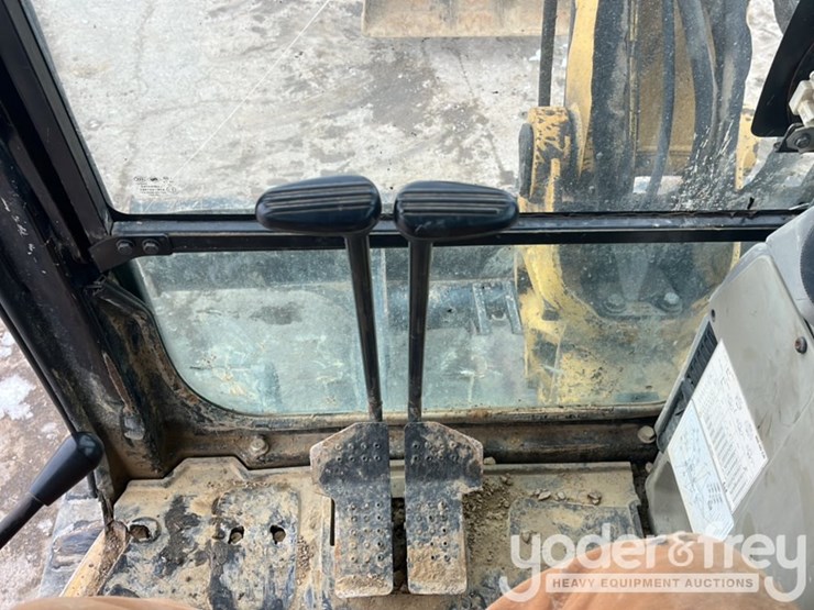 caterpillar-305-image-28