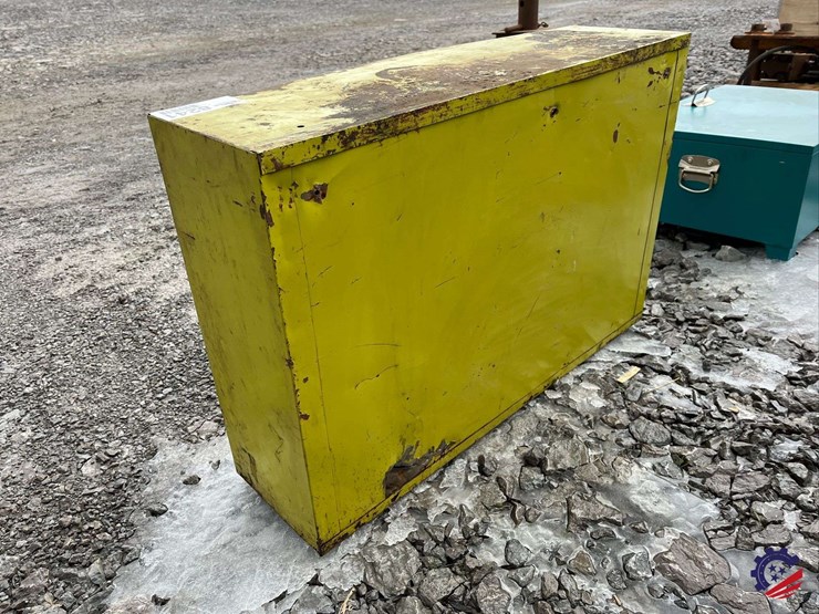 steel-nuts-and-bolts-organizer-image-2