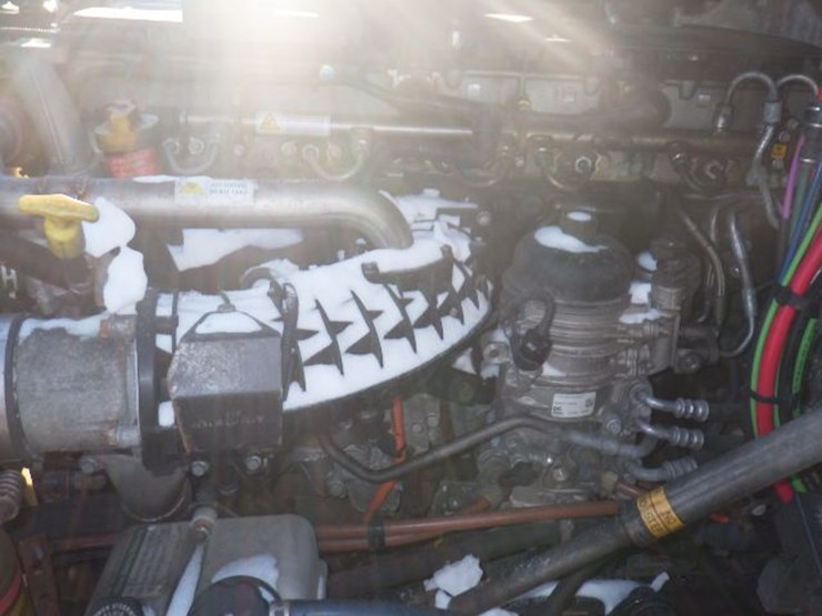 2018-freightliner-cascadia-125-image-16