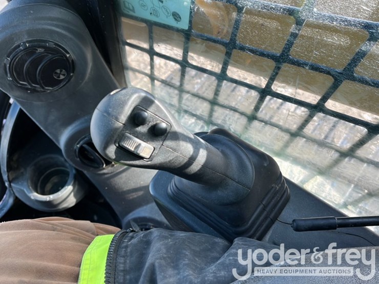 2023-caterpillar-259d3-image-23