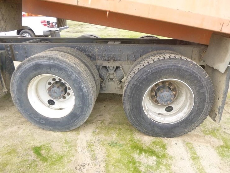 2002-international-2674-image-32