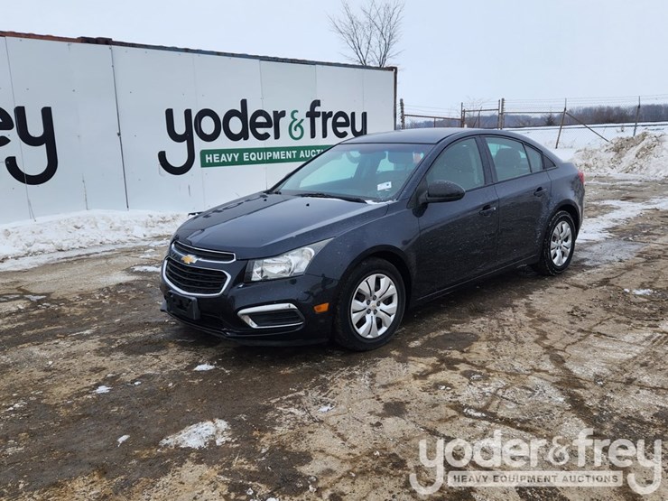 2016-chevrolet-cruze-image-2