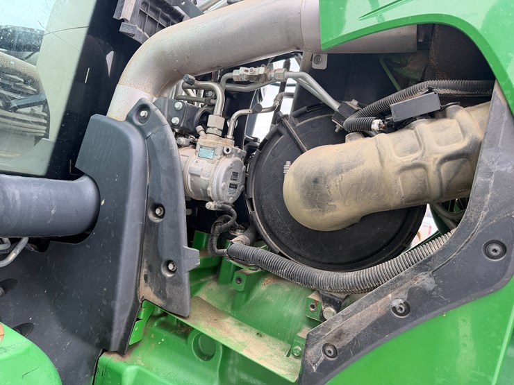 2015-john-deere-8370rt-image-80