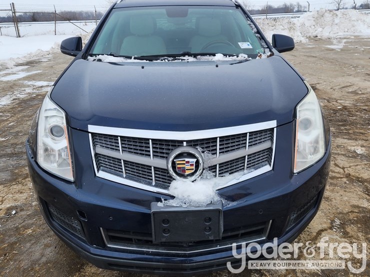 2011-cadillac-srx-image-39