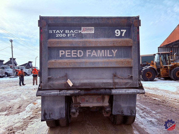 2017-mack-granite-gu713-image-4