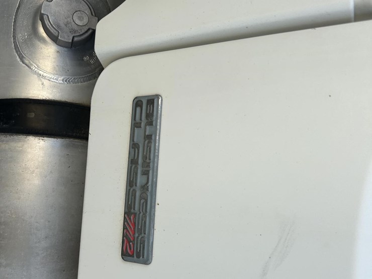 2007-freightliner-business-class-m2-106-image-7