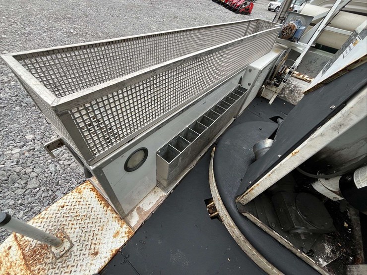 2005-gmc-c8-cable-placer-truck-image-53