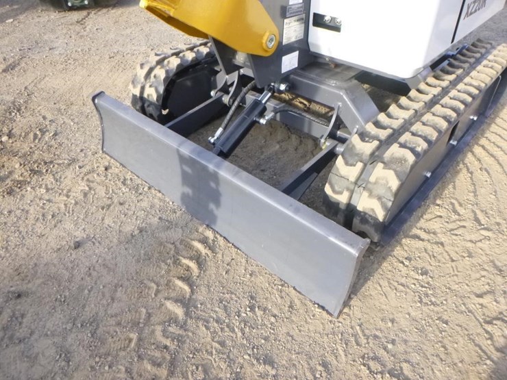 2025-agt-xz20r-hydraulic-excavator-image-15