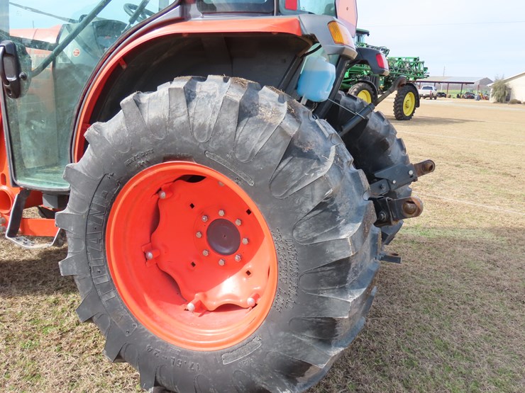 2022-kubota-mx5400-image-11