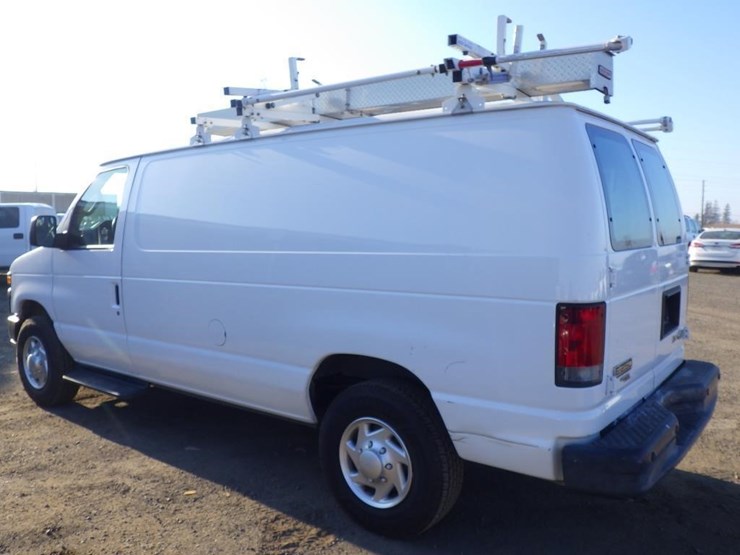 2012-ford-cargo-image-4