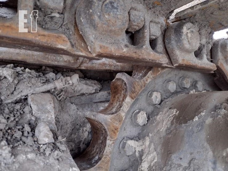 2015-volvo-ec220e-lr-image-37