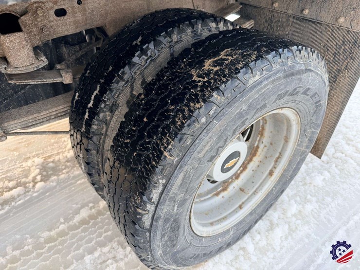 2015-chevrolet-silverado-3500hd-image-9