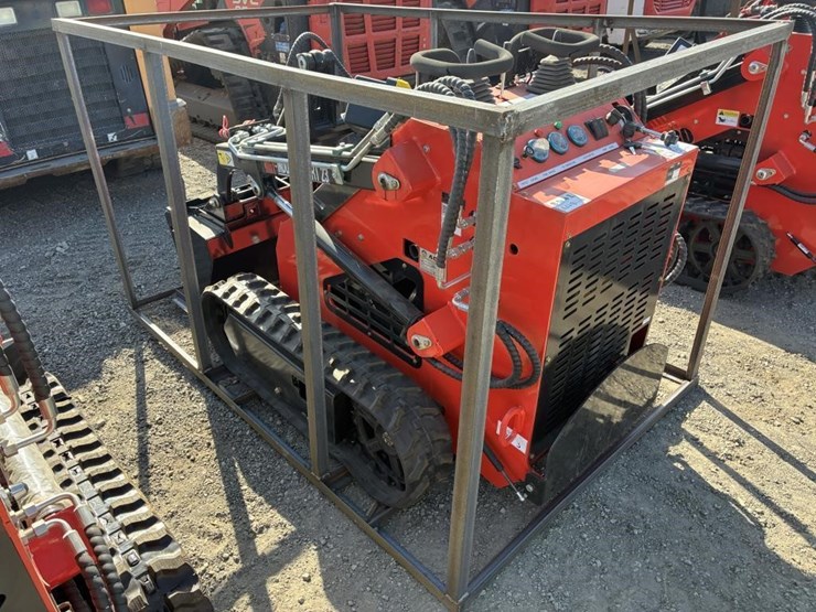 2026-agt-lrt23-skid-steer-loader-image-3