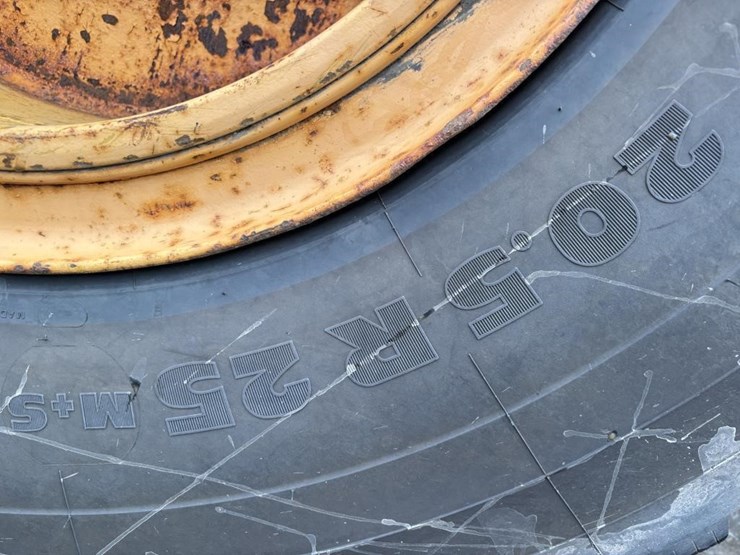 2005-deere-624j-image-23