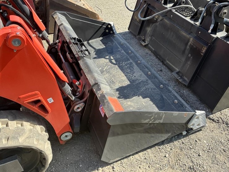 2024-kubota-svl75-3-image-8