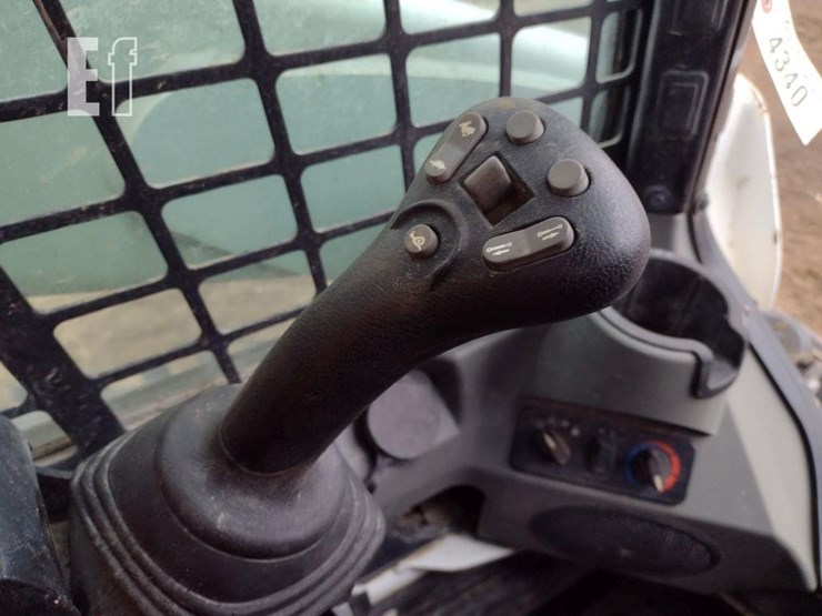 2017-bobcat-t740-image-11