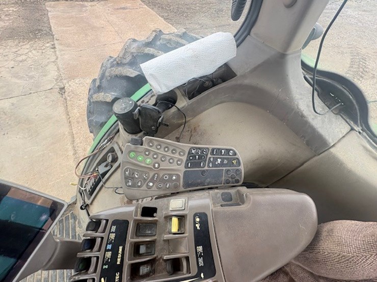 john-deere-8320r-image-64