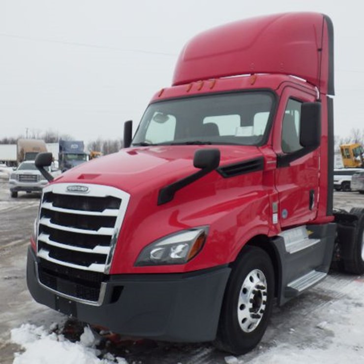 2019 FREIGHTLINER CASCADIA 126