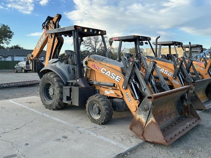 2017-case-580sn-image-2