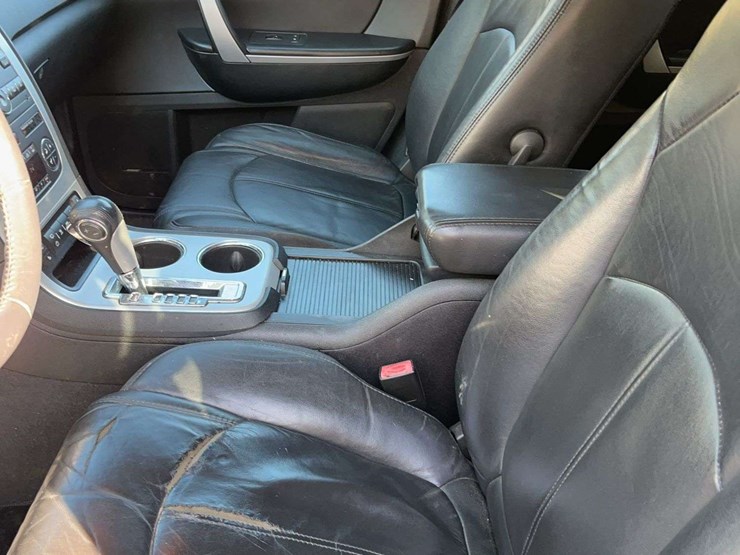 2011-gmc-acadia-image-9