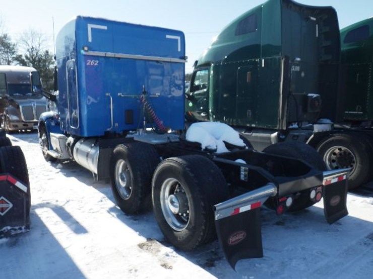2019-peterbilt-579-image-14