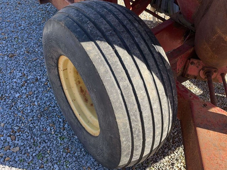 new-holland-355-image-8