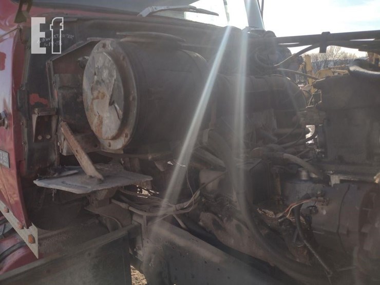 82-ford-l8000-dump-truck^title^-image-23