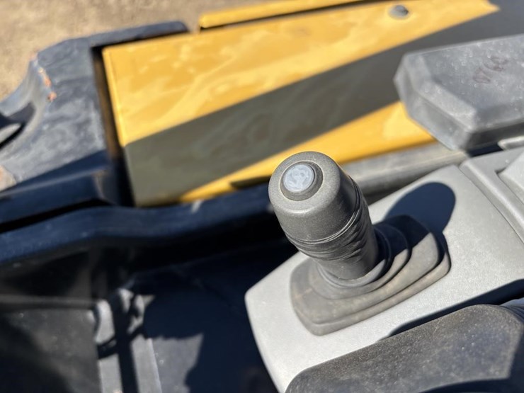 2022-caterpillar-303.5-image-35