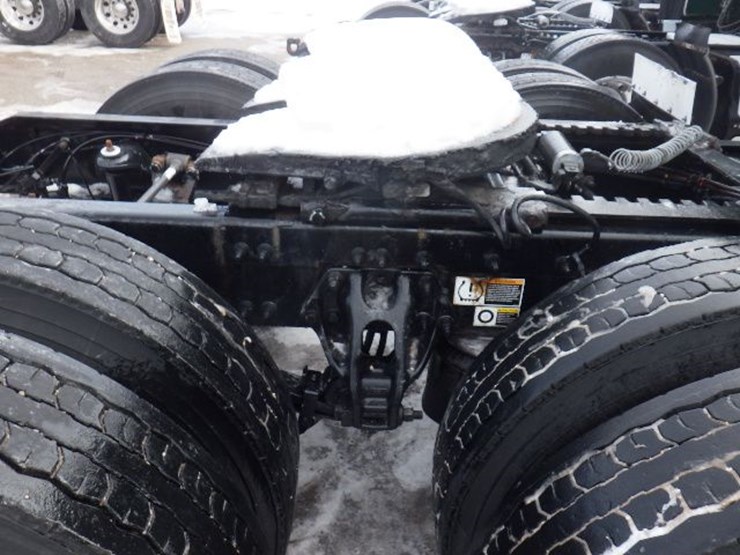 2019-peterbilt-579-image-10