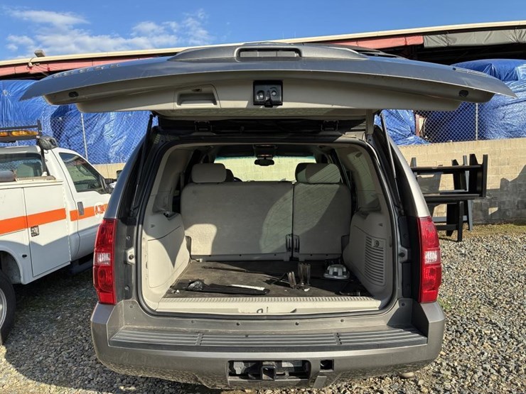 2008-chevrolet-tahoe-image-17