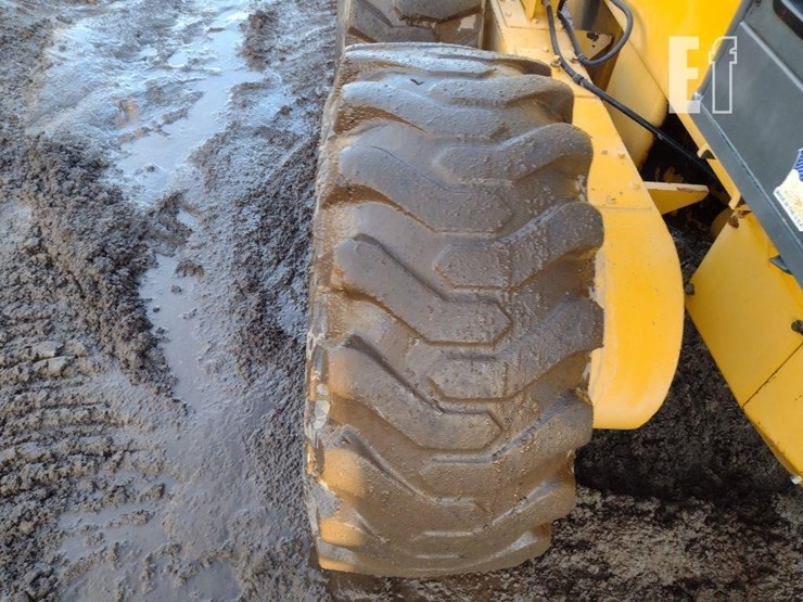 2004-volvo-g86-image-28