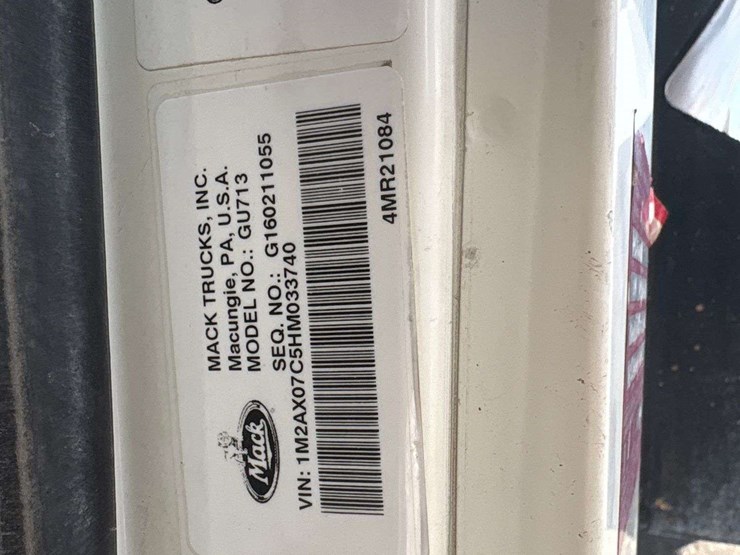 2017-mack-granite-gu713-image-50