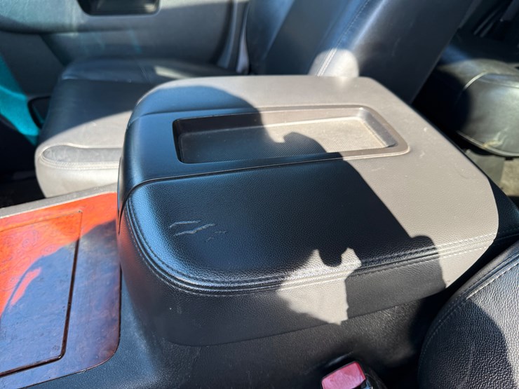 2014-chevrolet-tahoe-image-22