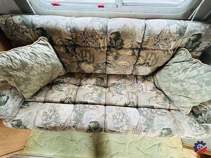 2003-forest-river-wildcat-28rk-t/a-camper-gooseneck-trailer-image-89