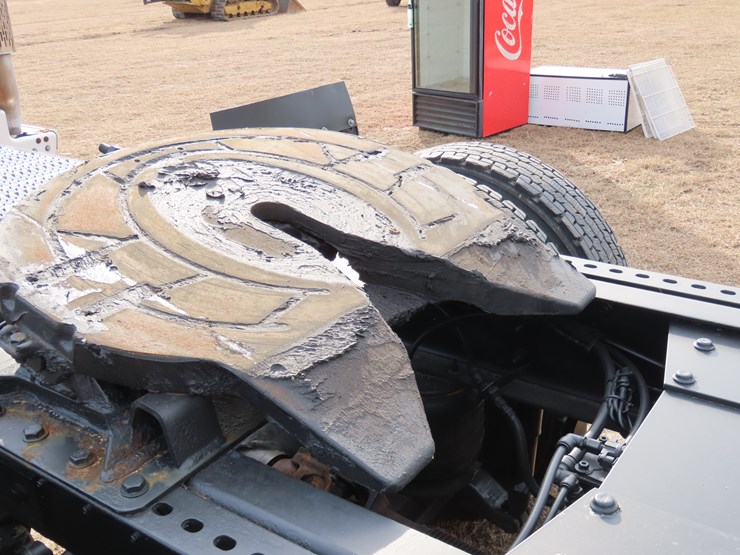 2017-peterbilt-579-image-8