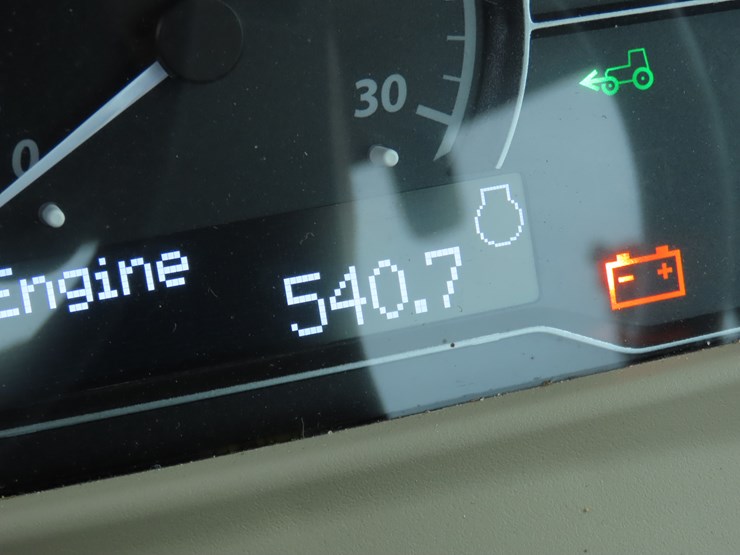 2021-john-deere-4044r-image-17