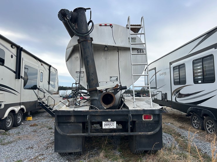 warren-feed-trailer-image-5