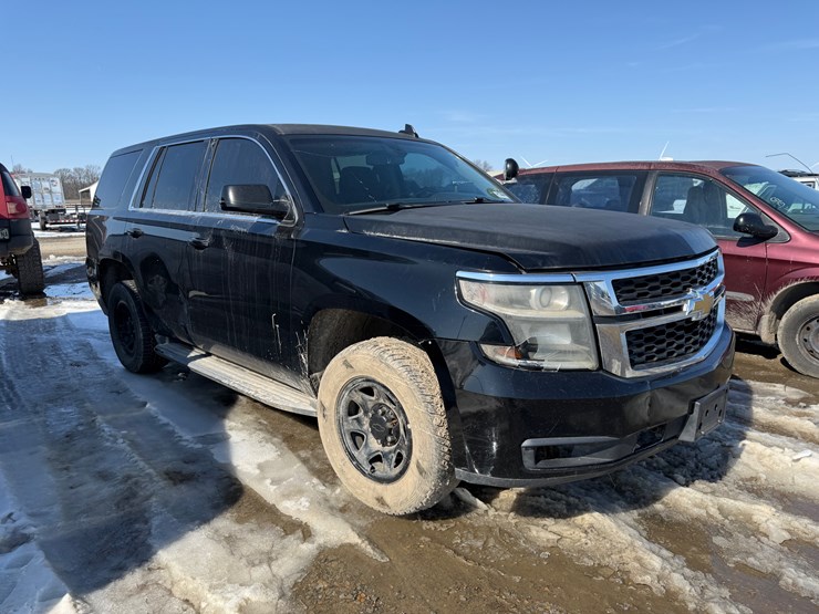 2015-chevrolet-tahoe-image-2
