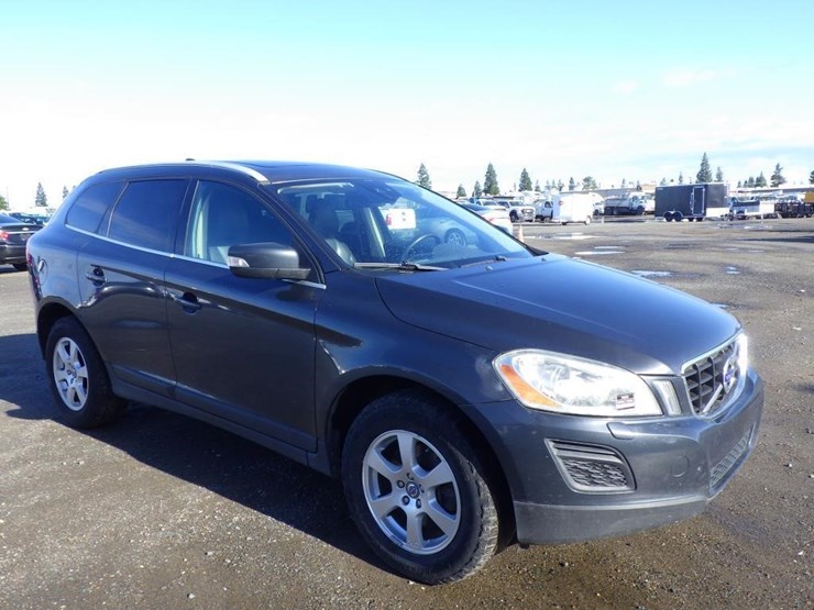 2012-volvo-xc60-image-2