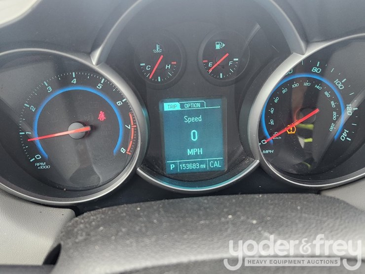 2016-chevrolet-cruze-image-40