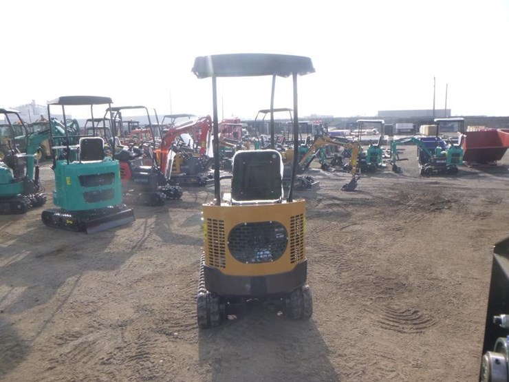 agt-h12r-hydraulic-excavator-image-8