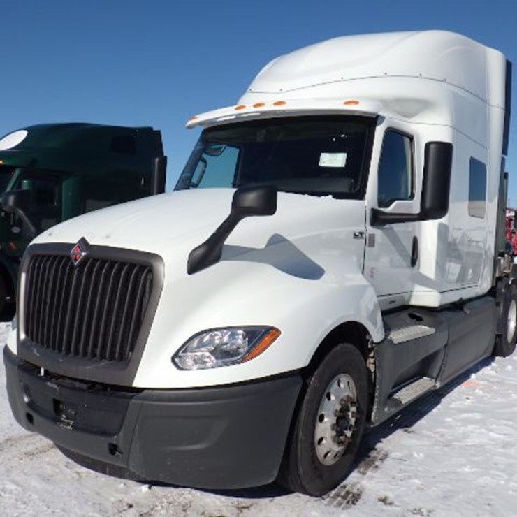 2021 INTERNATIONAL LT